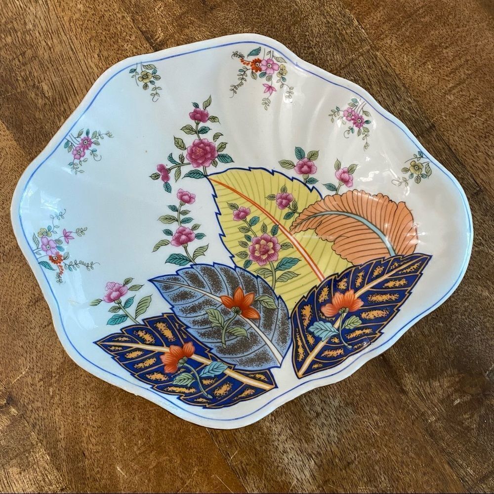 Vintage tobacco leaf tray MANN